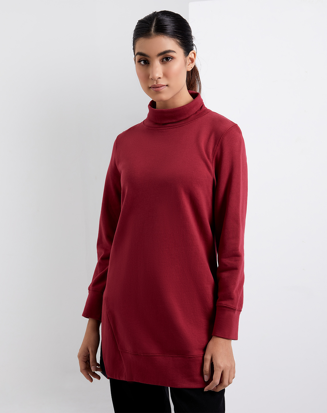 NICOLE SWEATSHIRT IN MAROON